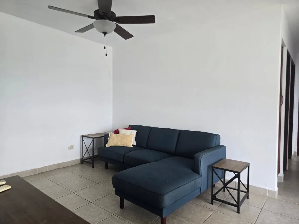 Venta de hermoso apartamento en P.H. Green Bay en Costa Del Este ( B/ 190,000)