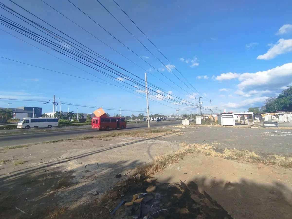 Se vende terreno frente a Vía Panamericana, 24 de Diciembre