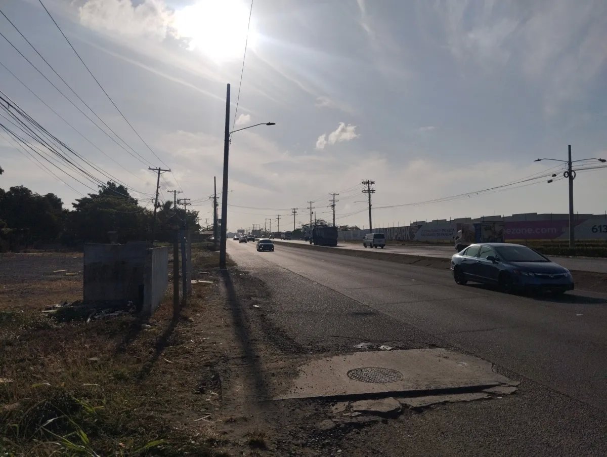 Se vende terreno frente a Vía Panamericana, 24 de Diciembre