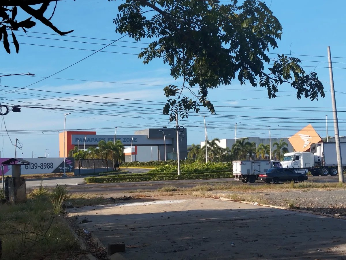 Se vende terreno frente a Vía Panamericana, 24 de Diciembre