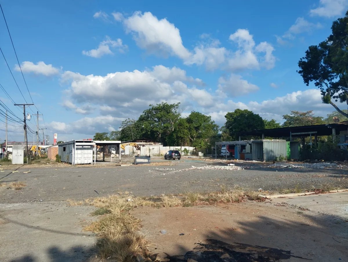 Se vende terreno frente a Vía Panamericana, 24 de Diciembre
