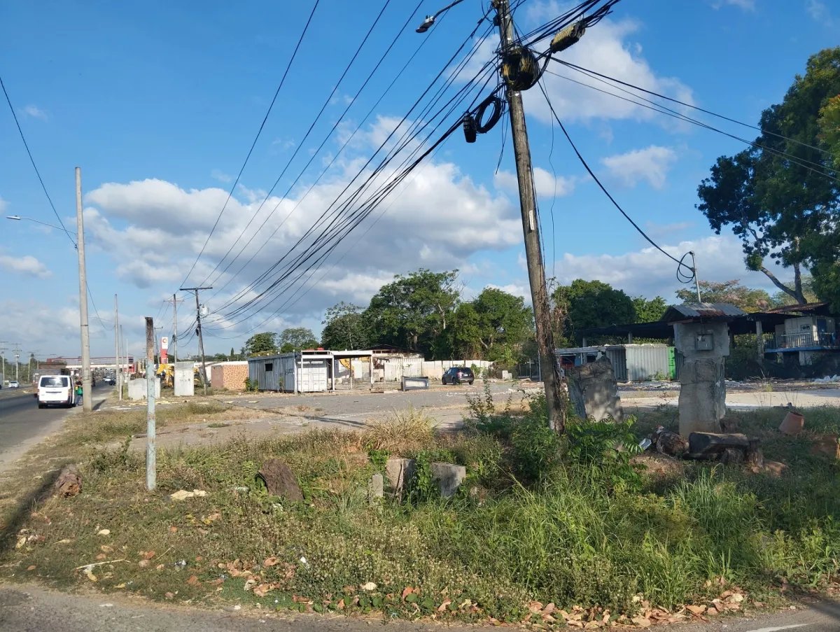 Se vende terreno frente a Vía Panamericana, 24 de Diciembre