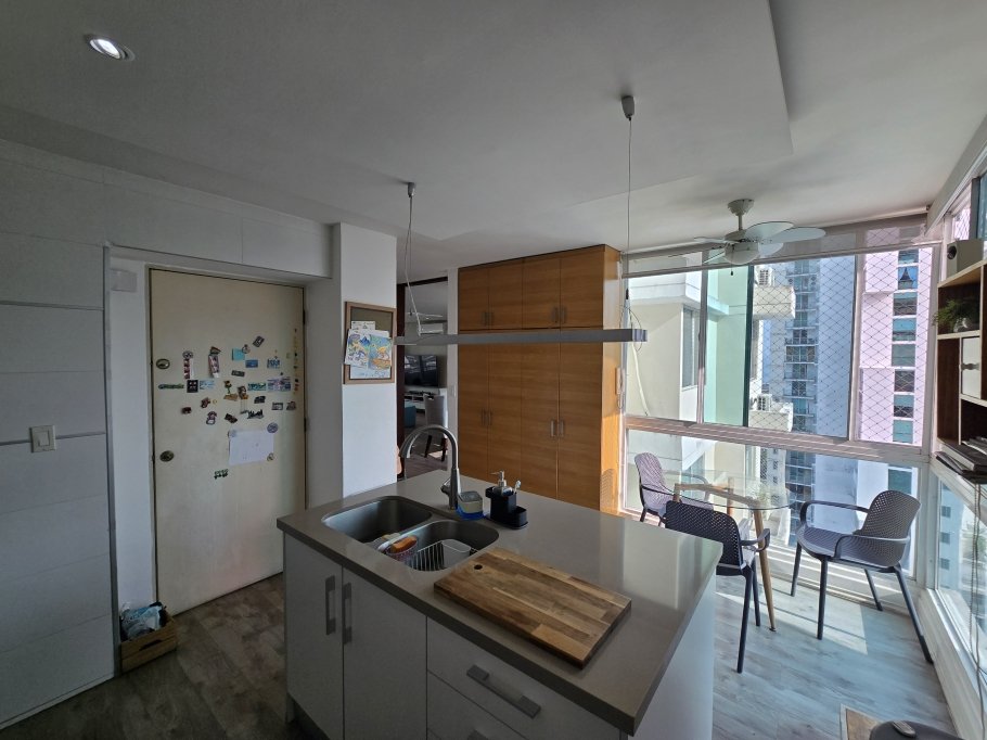 Apartment For Sale in San Francisco