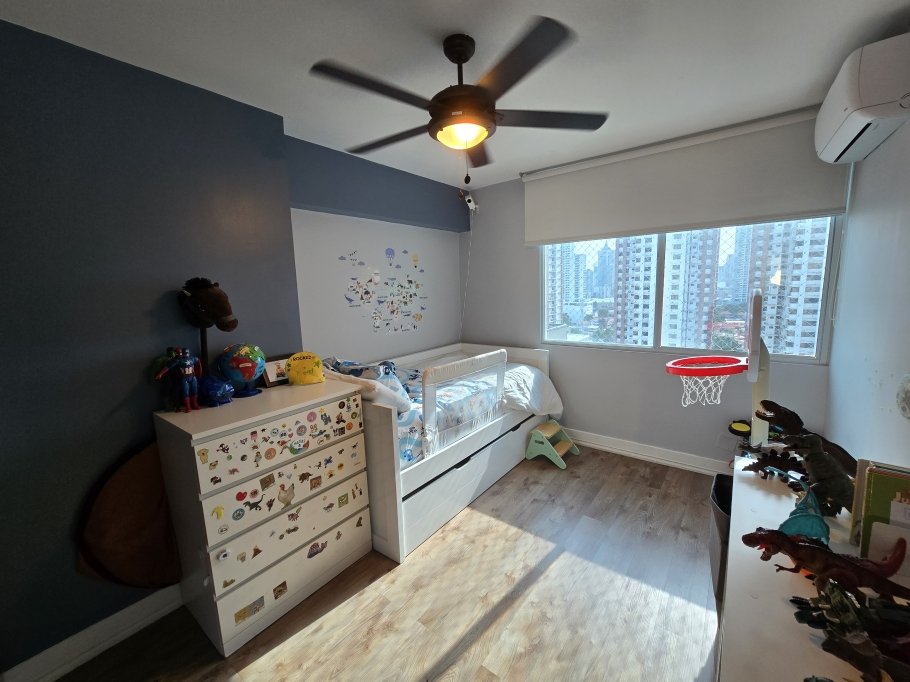 Apartment For Sale in San Francisco