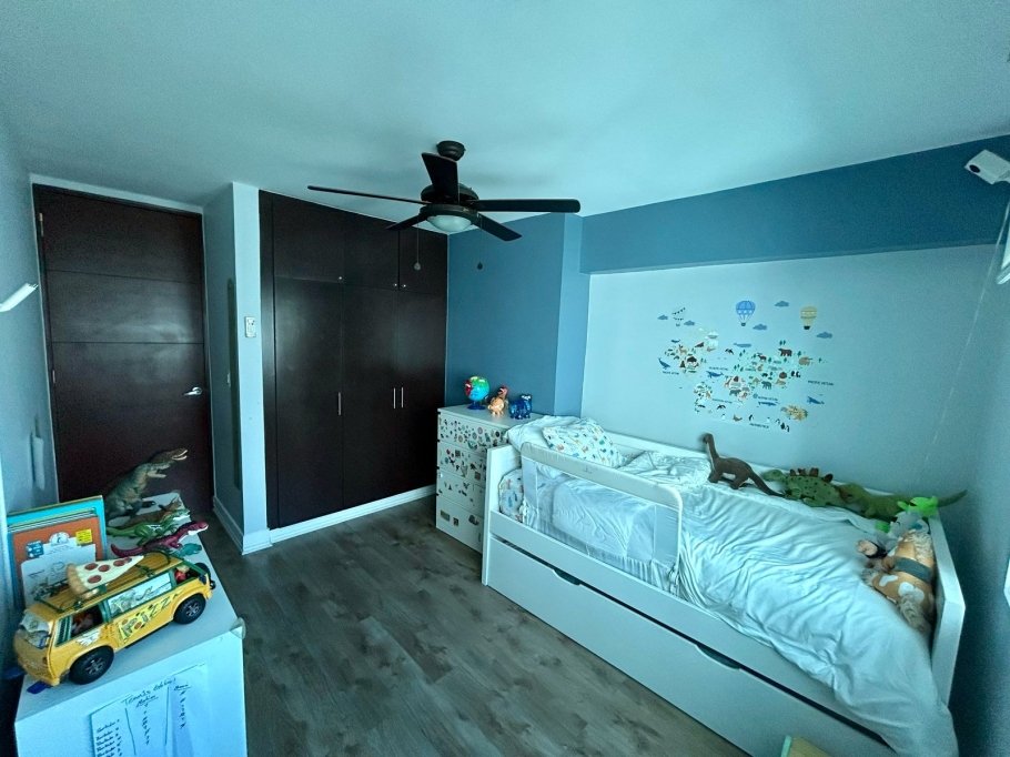 Apartment For Sale in San Francisco