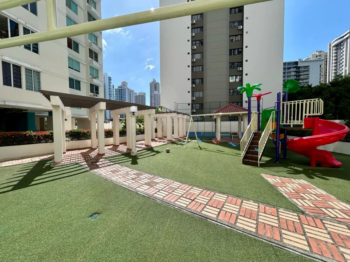 Apartment For Sale in San Francisco