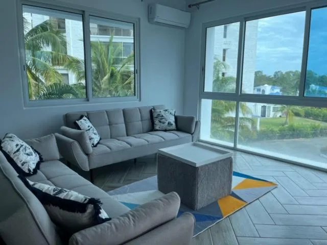 Se vende hermoso apartamento en P.H. Founders, torre 1, en $185,000