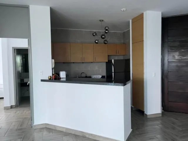 Se vende hermoso apartamento en P.H. Founders, torre 1, en $185,000