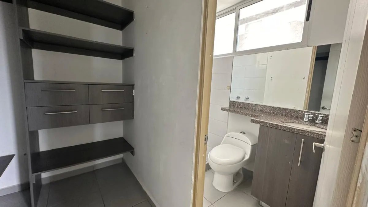 Se vende apartamento reposeído en Condado del Rey, Panamá