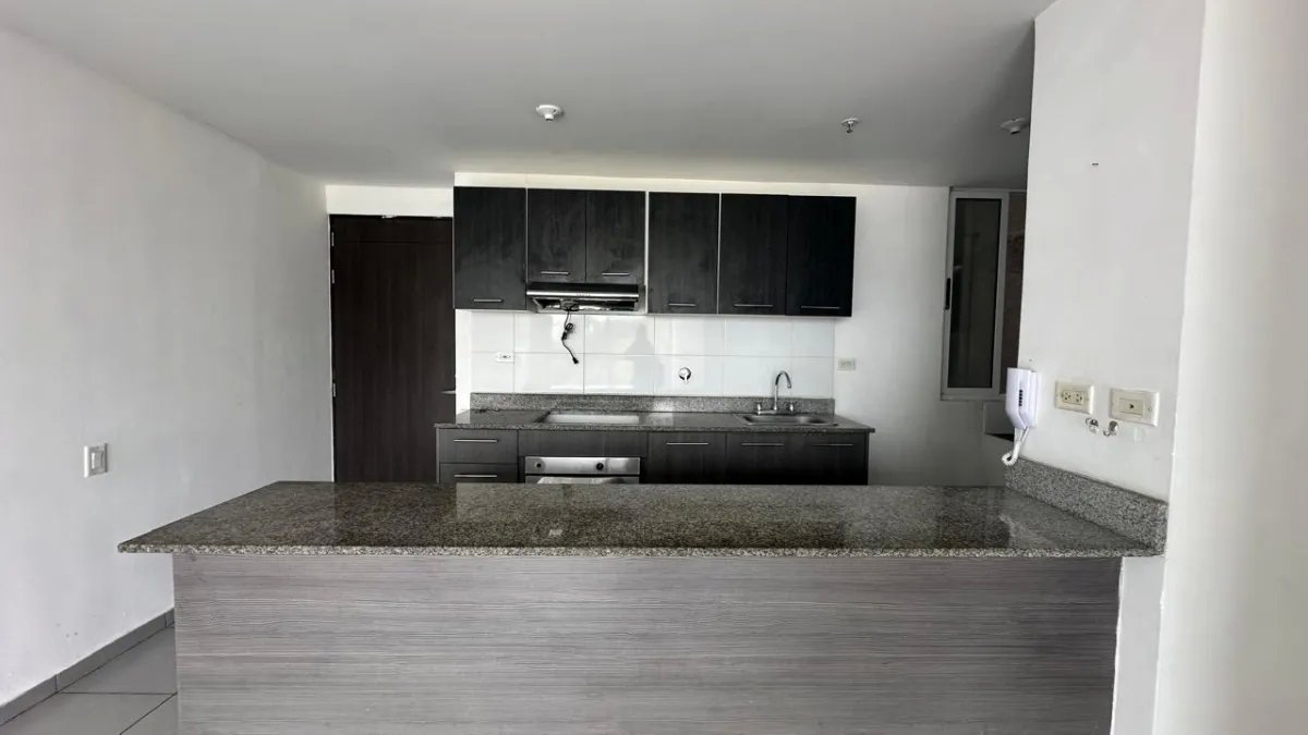 Se vende apartamento reposeído en Condado del Rey, Panamá