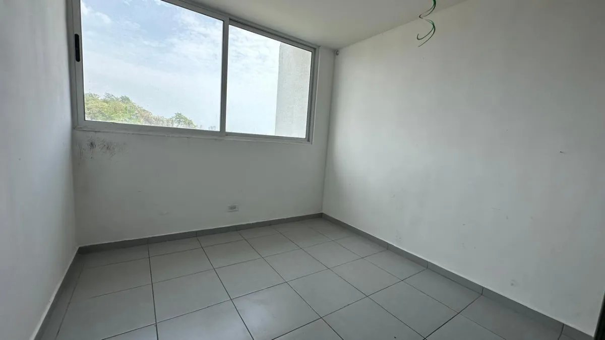 Se vende apartamento reposeído en Condado del Rey, Panamá