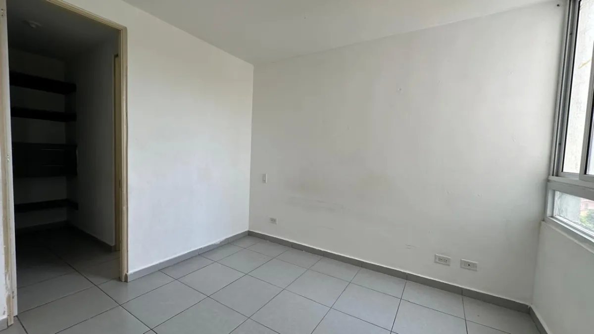 Se vende apartamento reposeído en Condado del Rey, Panamá