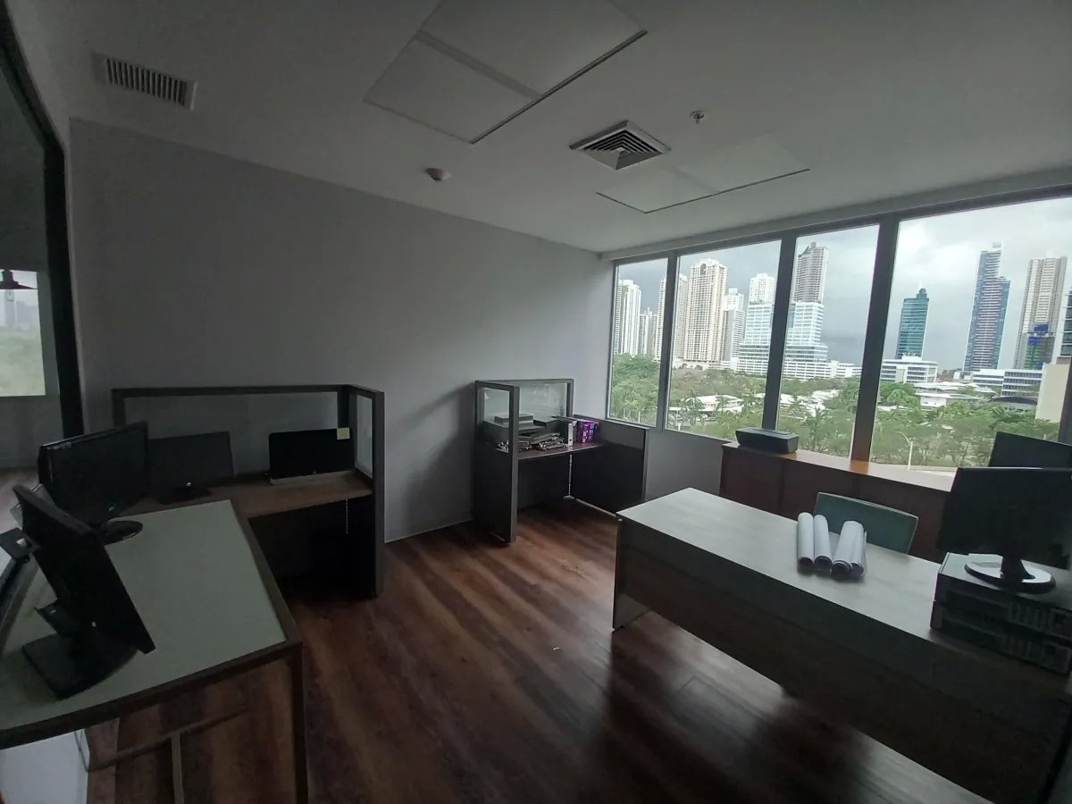 Venta de oficina reposeída, Costa del Este