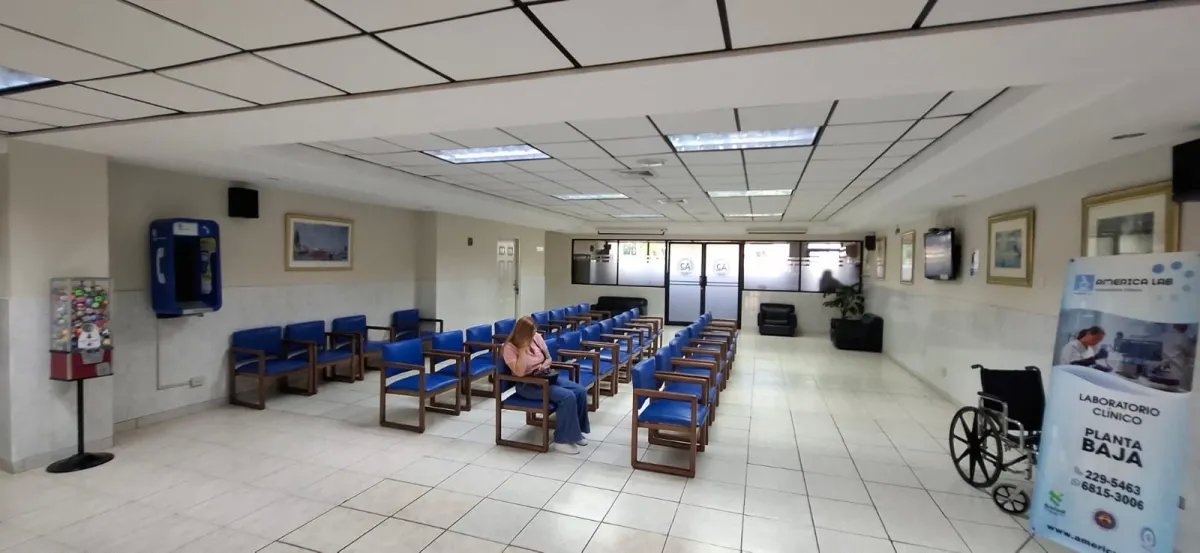 Venta de Consultorio en Consultorios América  Vía España