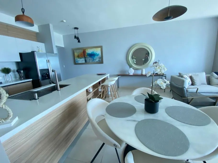 Alquiler de apartamento en Avenida Balboa, frente al mar