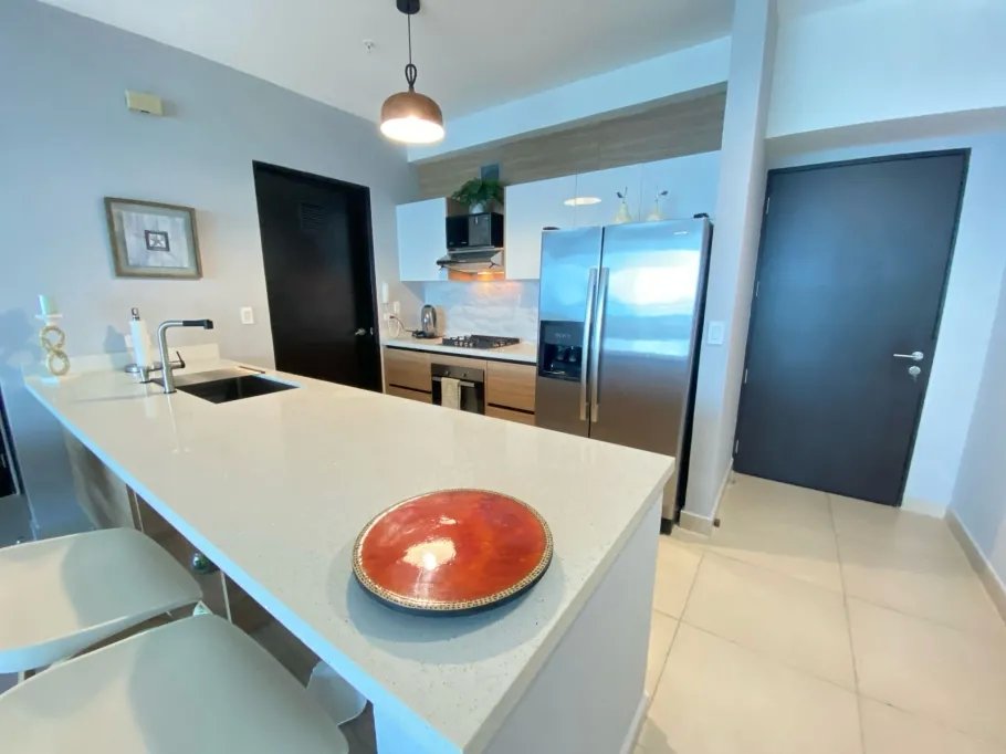 Alquiler de apartamento en Avenida Balboa, frente al mar