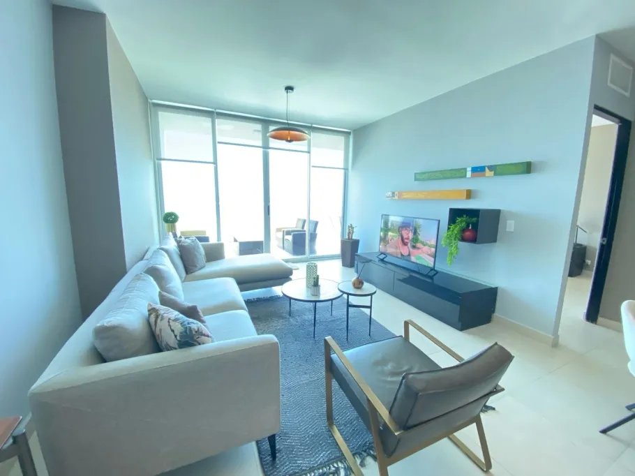 Alquiler de apartamento en Avenida Balboa, frente al mar