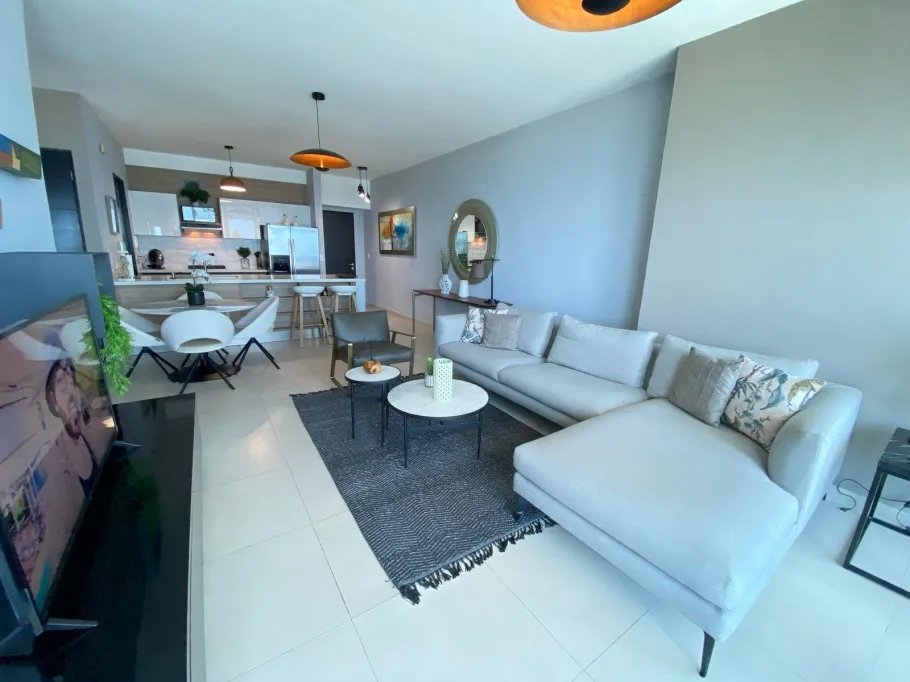 Alquiler de apartamento en Avenida Balboa, frente al mar