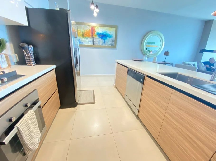 Alquiler de apartamento en Avenida Balboa, frente al mar