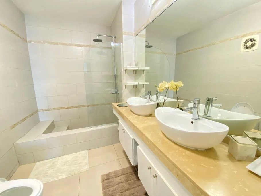 Alquiler de apartamento en Avenida Balboa, frente al mar