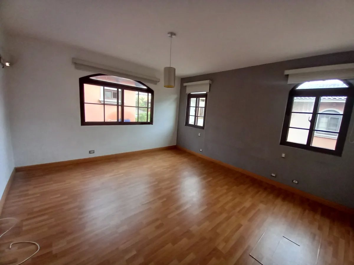 Venta de casa reposeída PH El Doral, Costa Sur