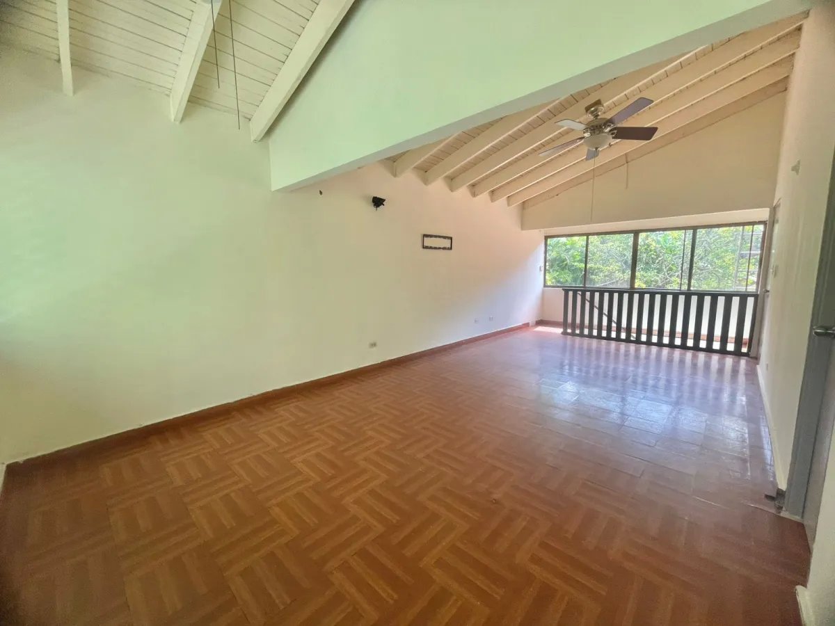 Remate de casa en Las Cumbres