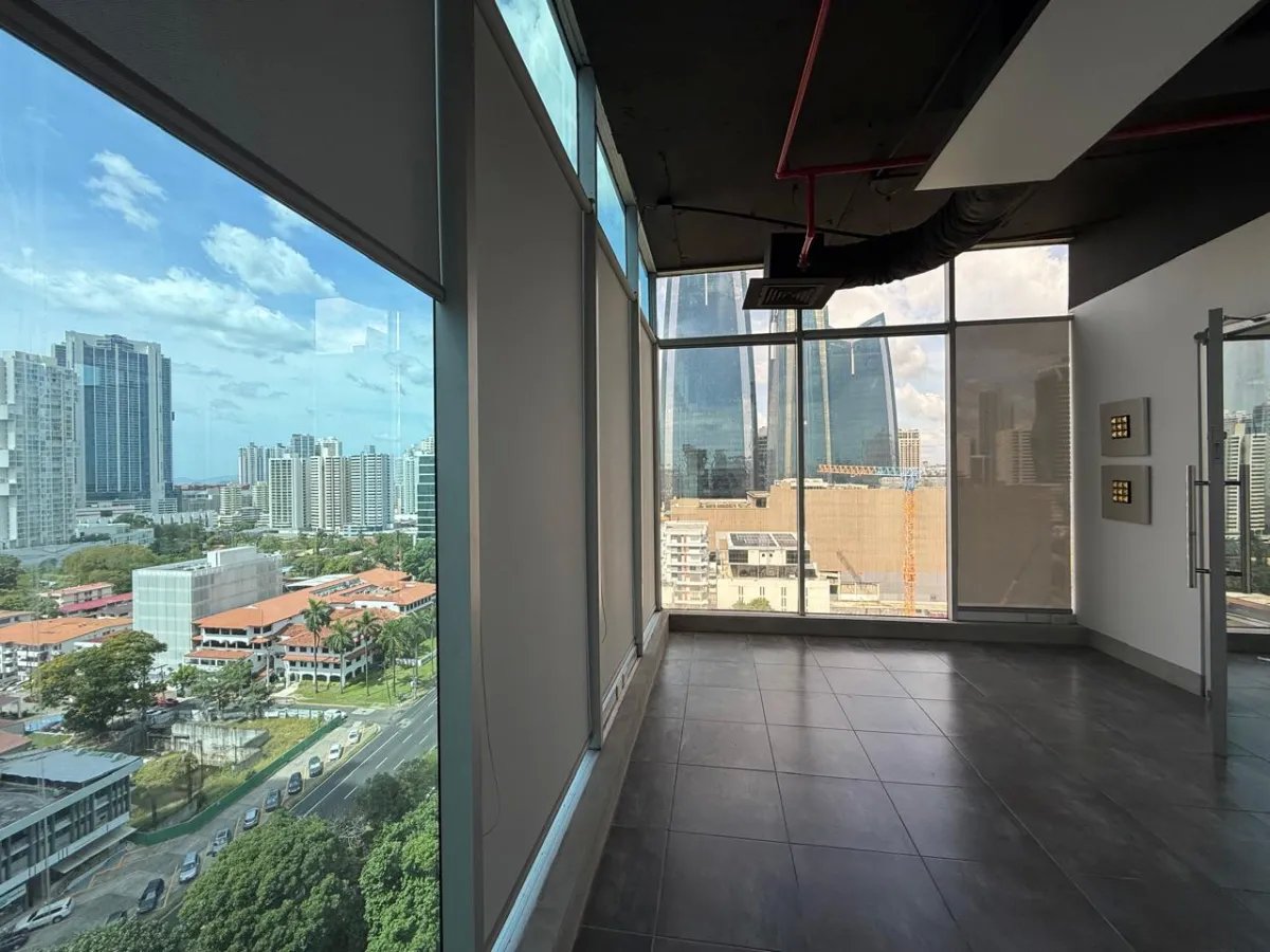 En venta o alquiler, oficina de 63 m² en Obarrio