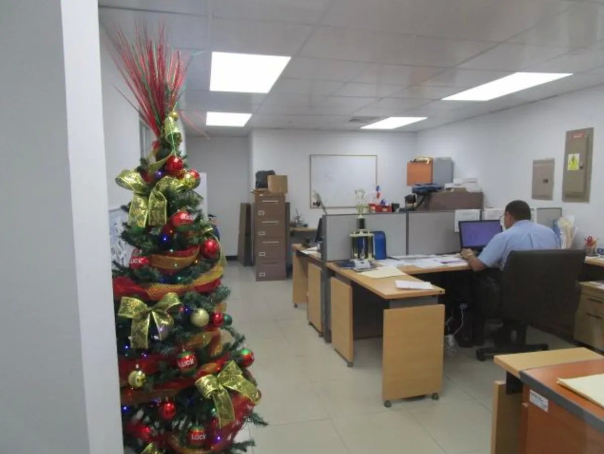 Se vende edificio de oficinas en Avenida Perú