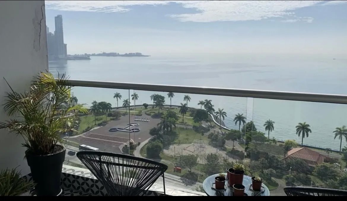 Venta de apartamento en avenida balboa