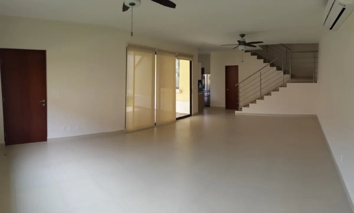Townhouse For Sale in River Valley