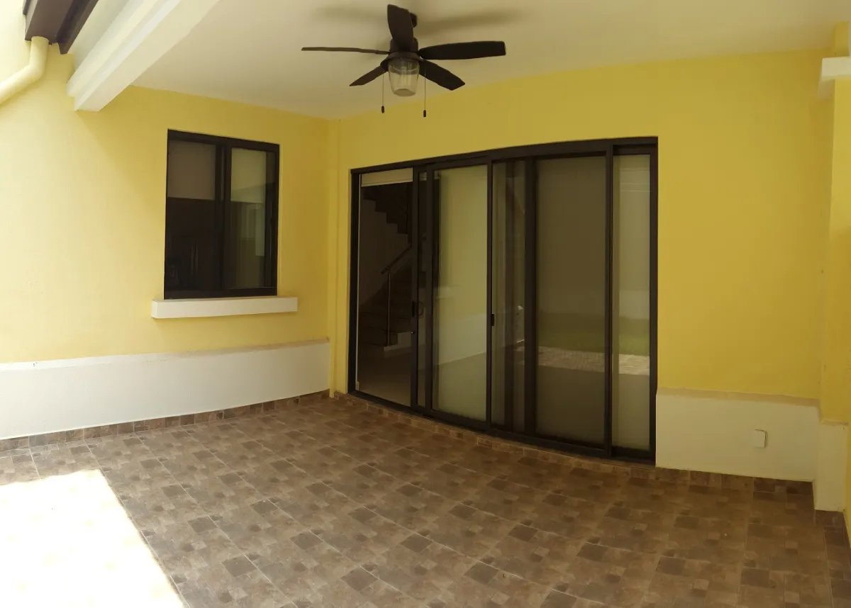 Townhouse For Sale in River Valley