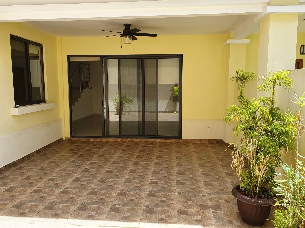 Townhouse For Sale in River Valley