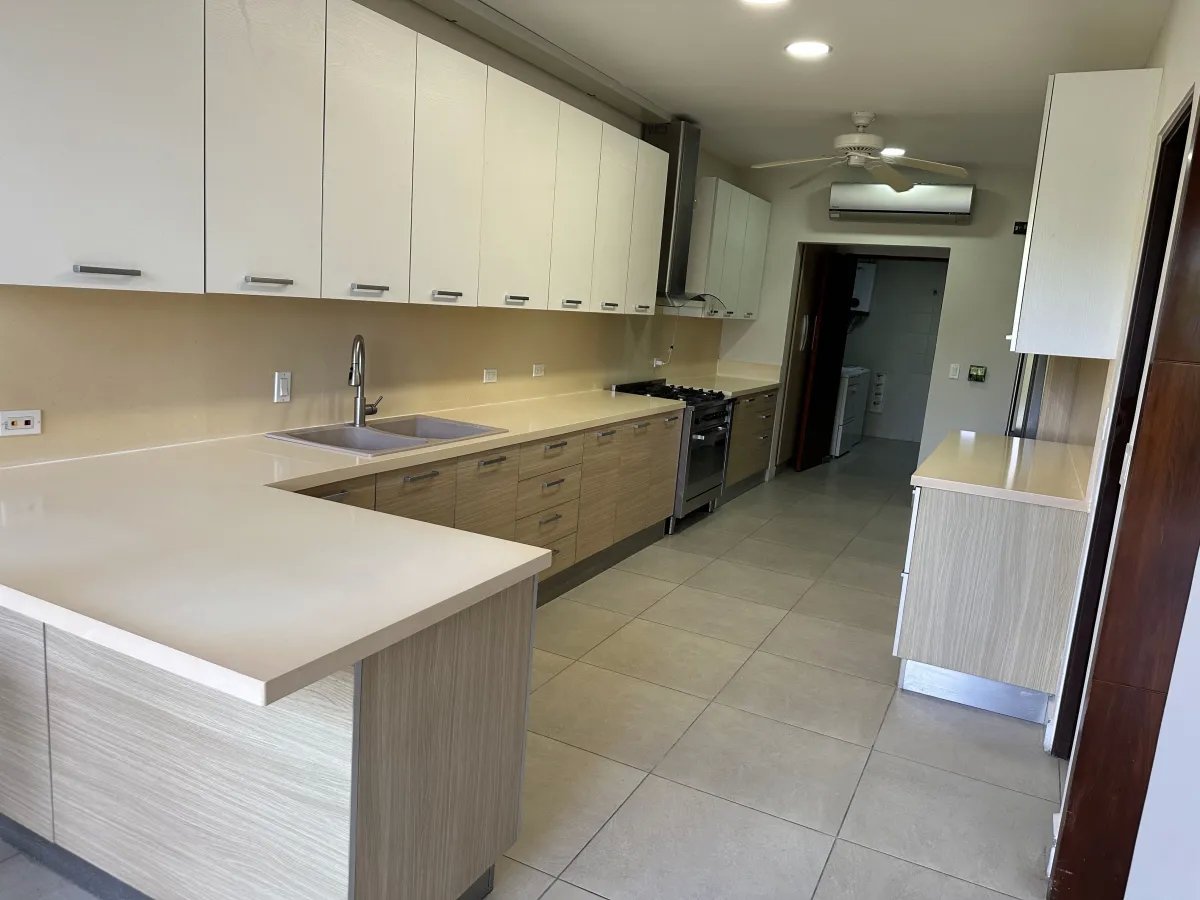 ALQUILER DE  APARTAMENTO EN CLAYTON