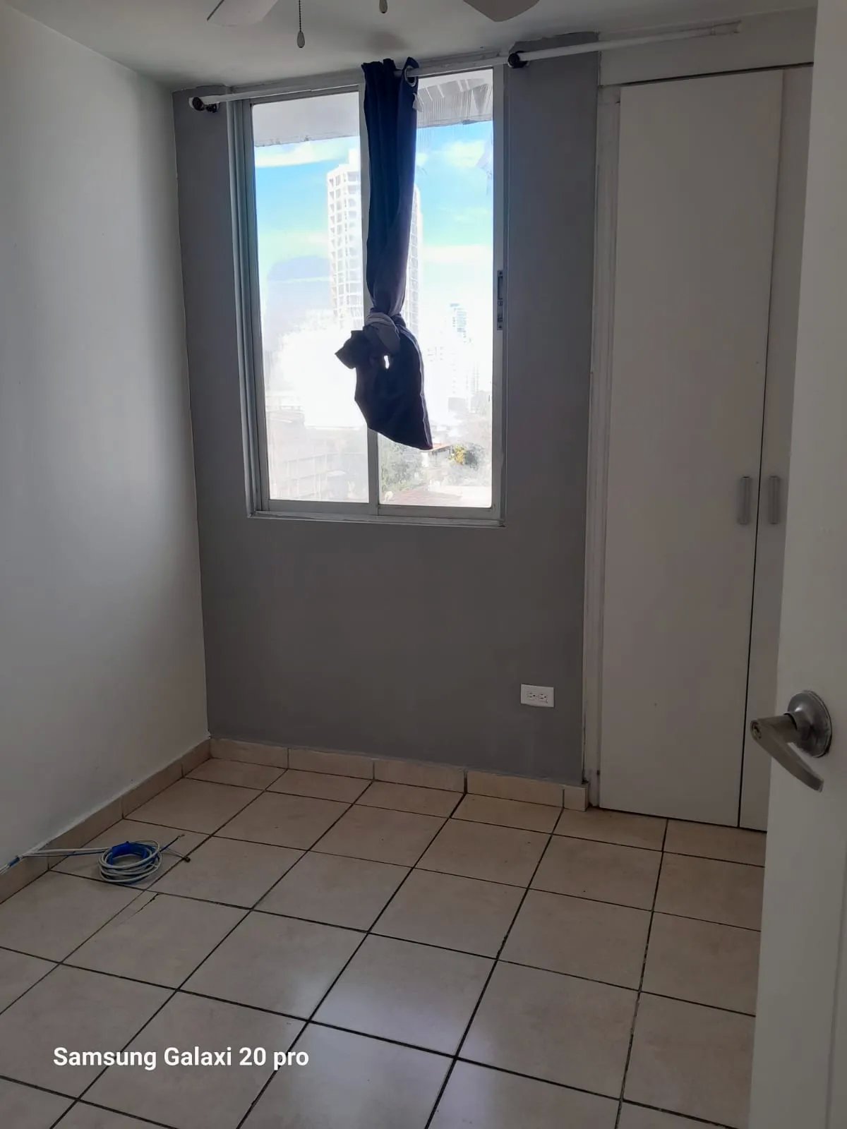 Apartment For Sale in Vía España