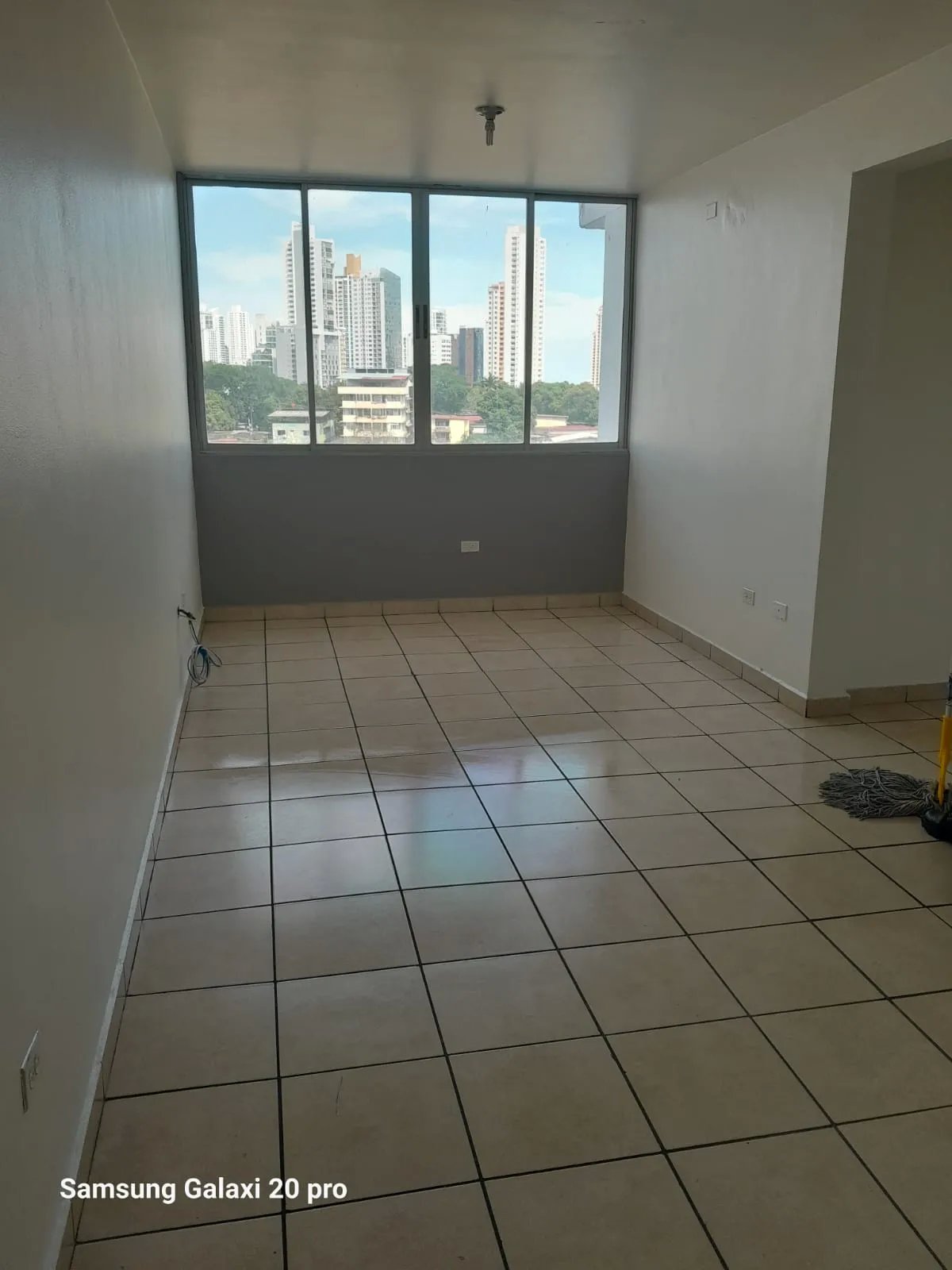 Apartment For Sale in Vía España