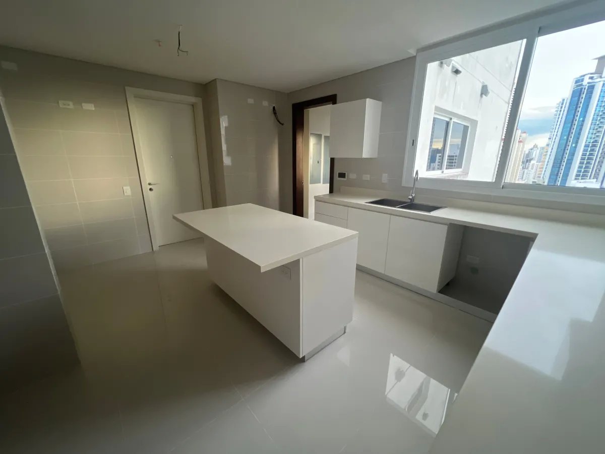SE VENDE APARTAMENTO EN COCO DEL MAR
