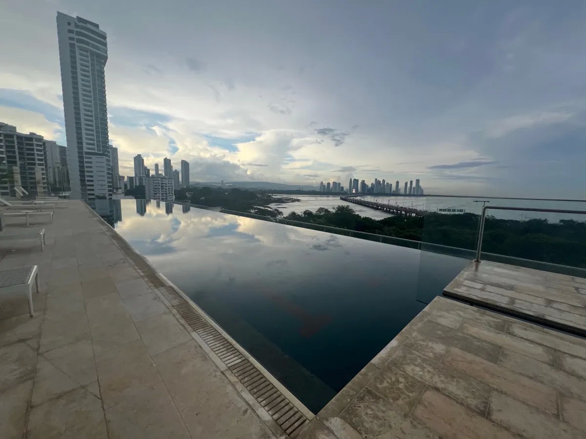 SE VENDE APARTAMENTO EN COCO DEL MAR