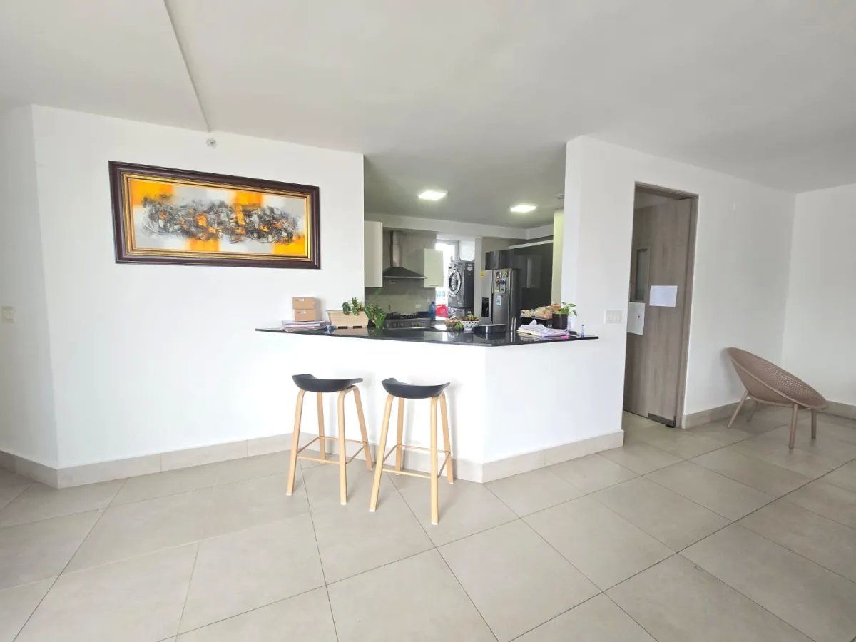 SE VENDE HERMOSO APARTAMENTO EN P.H. LUXOR TOWERS