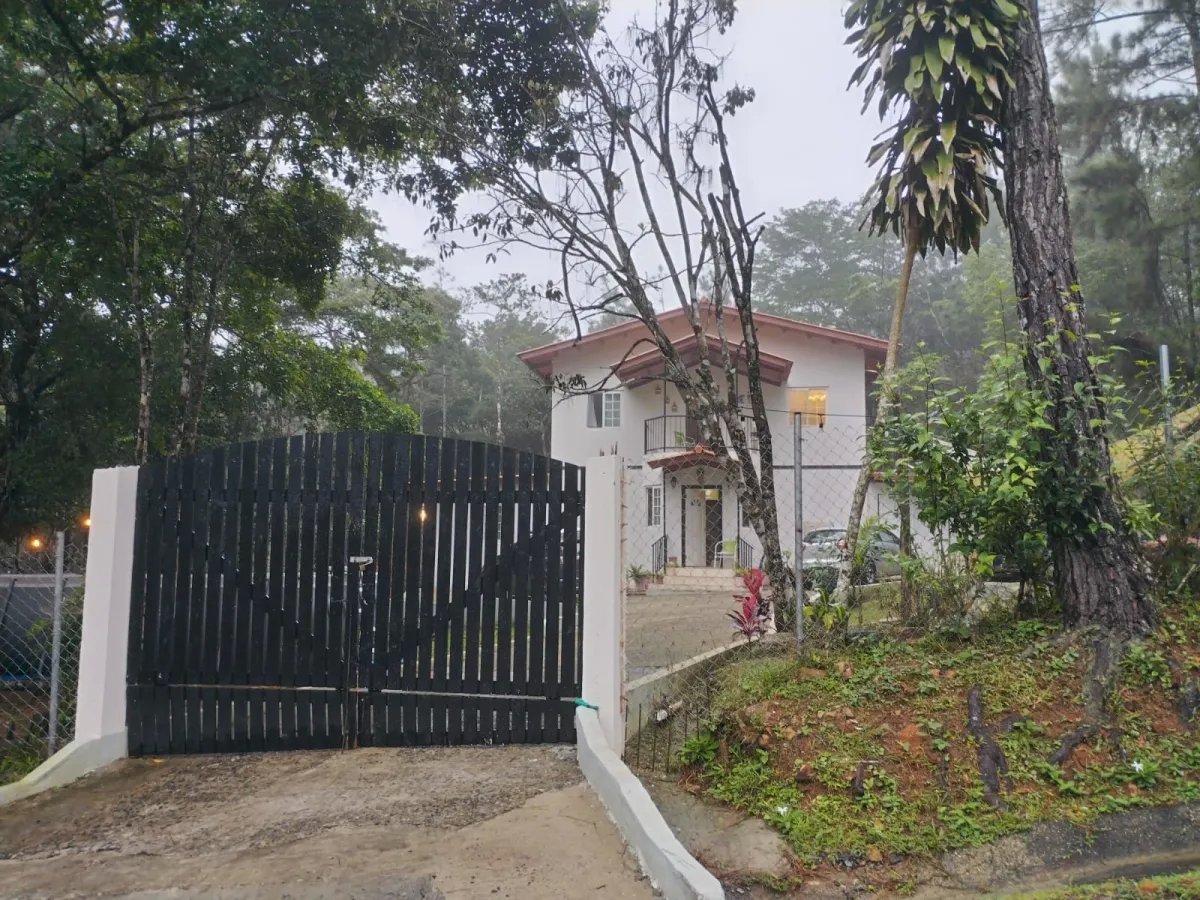 Se vende casa en Cerro Azul