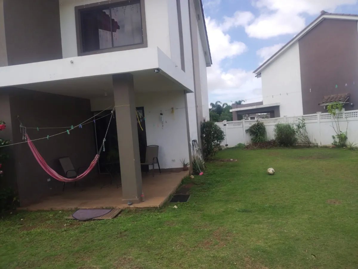Se vende casa en PH Olimpus, Brisas del Golf