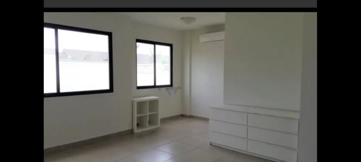 Se vende casa en PH Olimpus, Brisas del Golf
