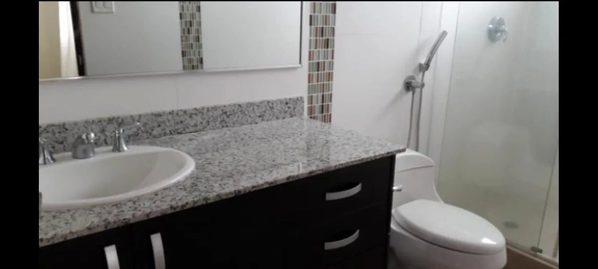 Se vende casa en PH Olimpus, Brisas del Golf
