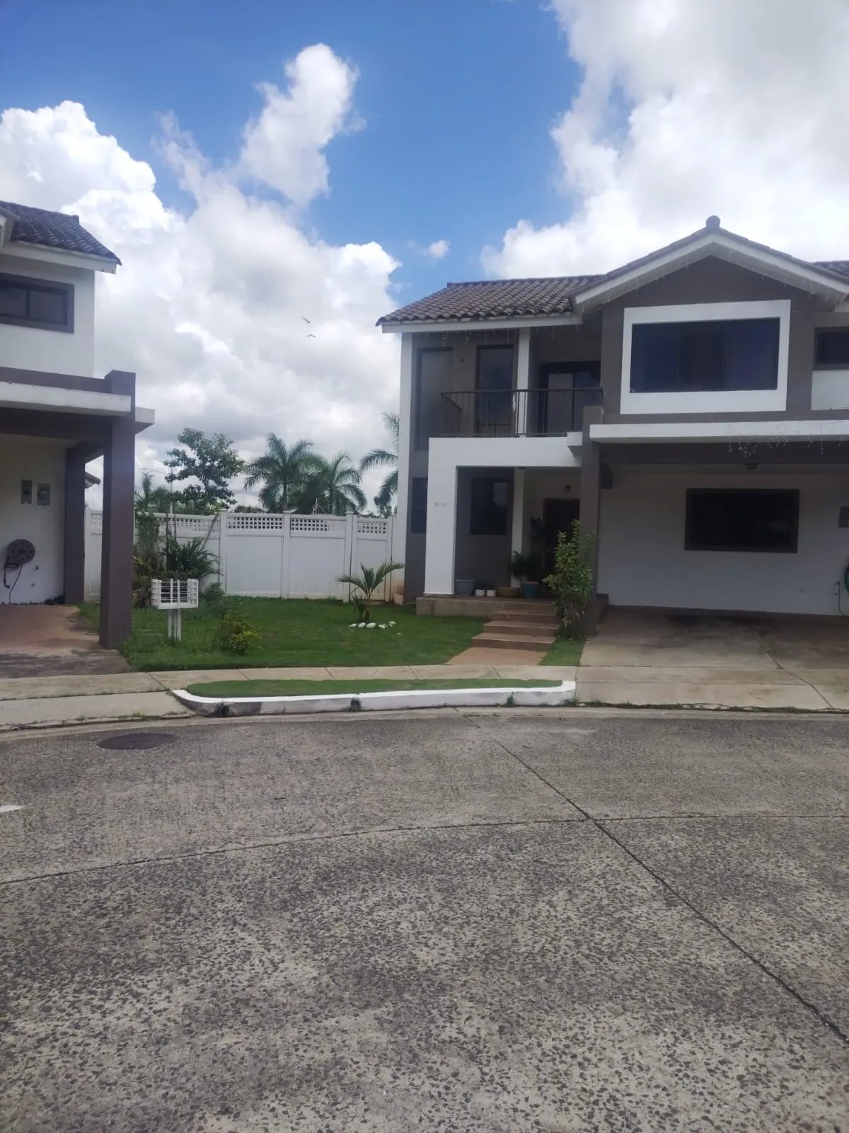 Se vende casa en PH Olimpus, Brisas del Golf