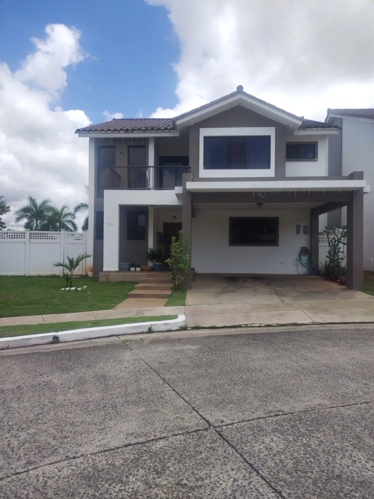 Se vende casa en PH Olimpus, Brisas del Golf