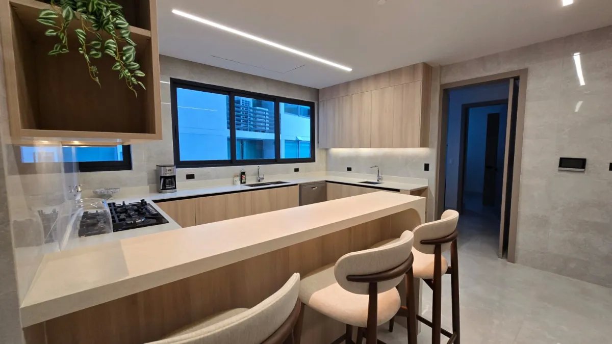 Apartment For Sale in San Francisco