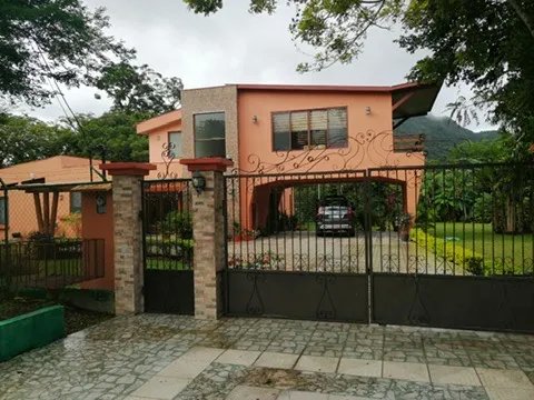 SE VENDE CASA EN EL VALLE DE ANTON