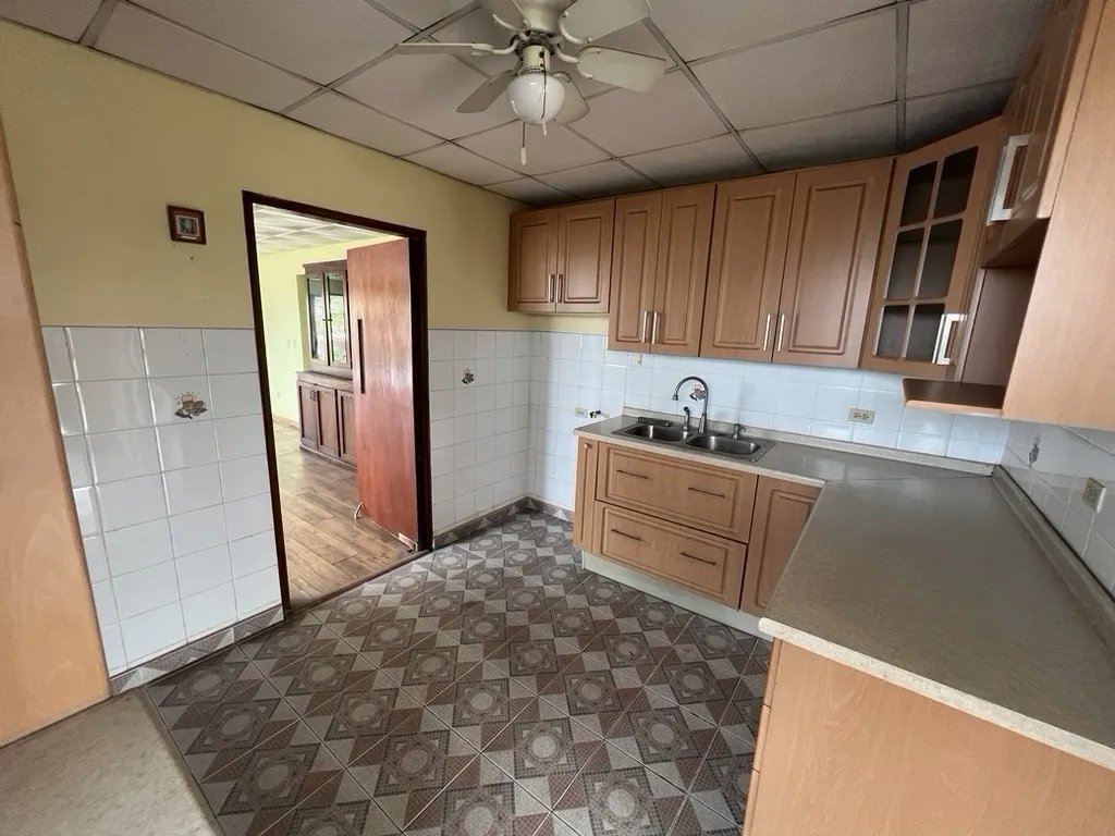 SE VENDEN DOS CASAS EN BETANIA