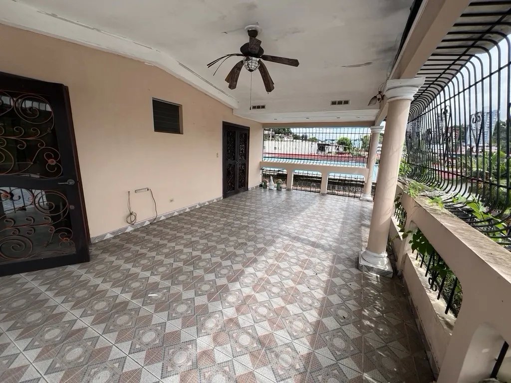 SE VENDEN DOS CASAS EN BETANIA