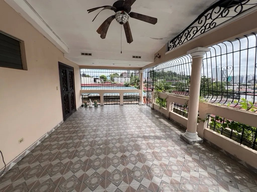 SE VENDEN DOS CASAS EN BETANIA