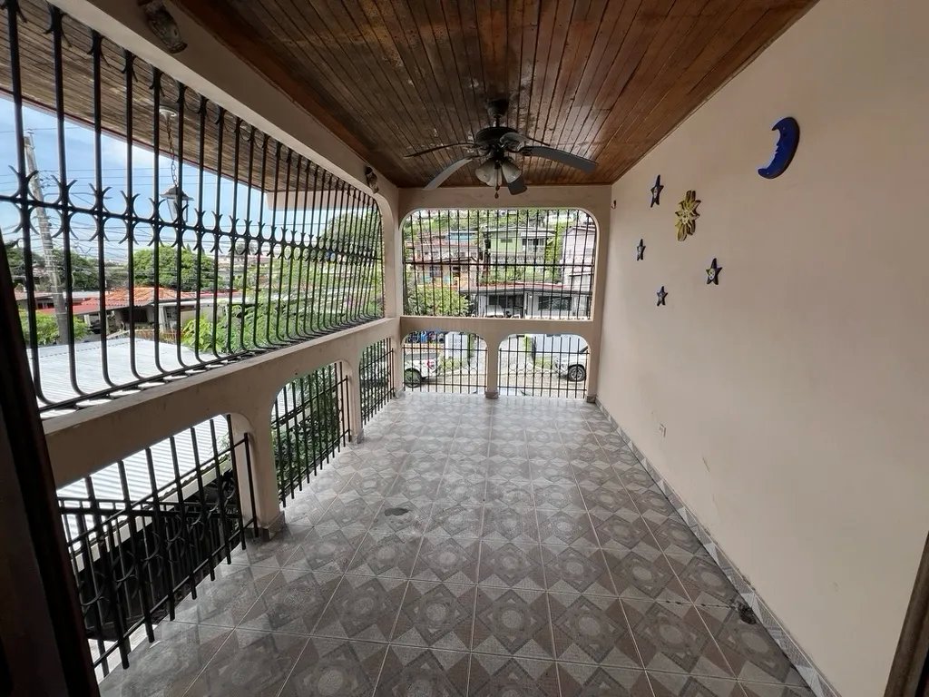 SE VENDEN DOS CASAS EN BETANIA